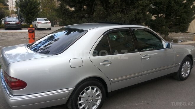 Mercedes E 240 1999, 265,000 km - 2.4 l - Bakı