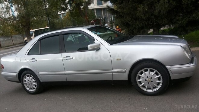 Mercedes E 240 1999, 265,000 km - 2.4 l - Bakı