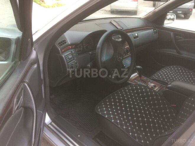 Mercedes E 220 2000, 370,000 km - 2.2 l - Bakı