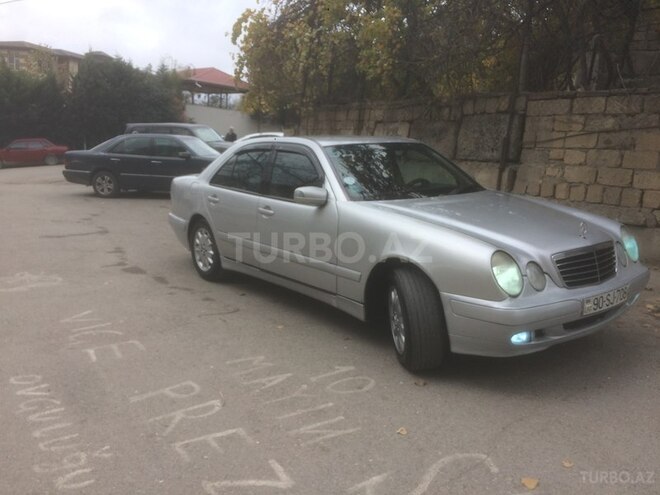 Mercedes E 220 2000, 370,000 km - 2.2 l - Bakı