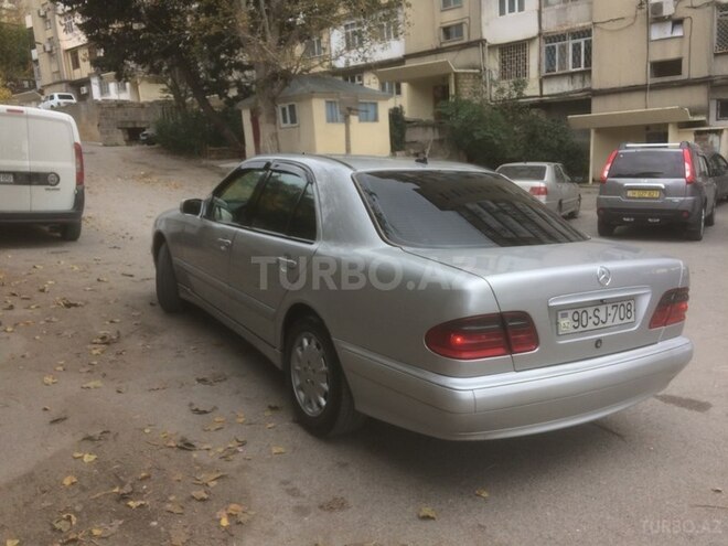 Mercedes E 220 2000, 370,000 km - 2.2 l - Bakı