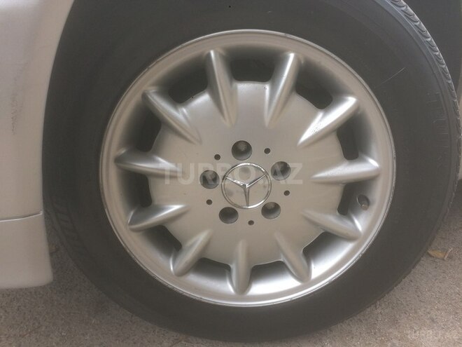 Mercedes E 220 2000, 370,000 km - 2.2 l - Bakı
