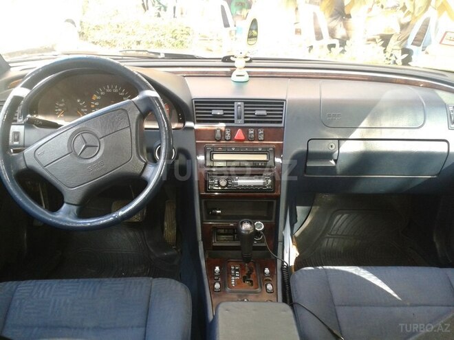 Mercedes C 220 1999, 430,000 km - 2.2 l - Yevlax