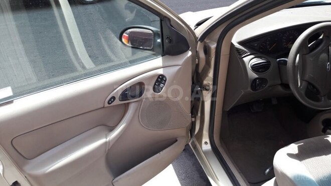 Ford Focus 2000, 175,000 km - 2.0 l - Bakı