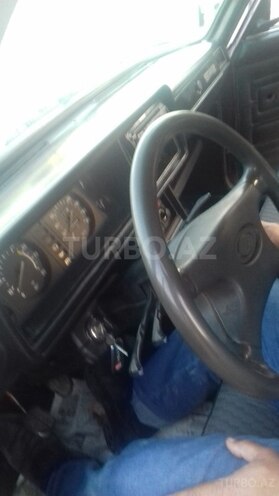LADA (VAZ) 2107 2003, 160,000 km - 1.6 l - Salyan