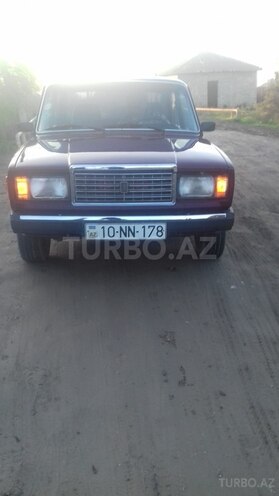 LADA (VAZ) 2107 2003, 160,000 km - 1.6 l - Salyan
