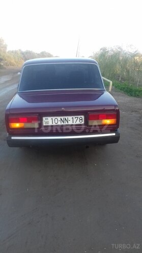 LADA (VAZ) 2107 2003, 160,000 km - 1.6 l - Salyan