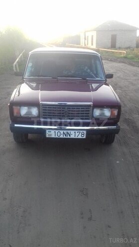 LADA (VAZ) 2107 2003, 160,000 km - 1.6 l - Salyan