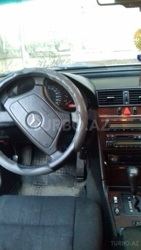 Mercedes C 200 1995, 332,165 km - 2.0 л - Şamaxı