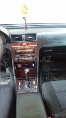 Mercedes C 200 1995, 332,165 km - 2.0 л - Şamaxı