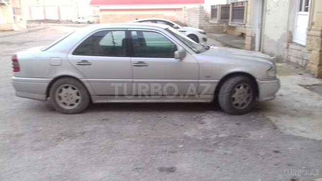 Mercedes C 200 1995, 332,165 km - 2.0 л - Şamaxı
