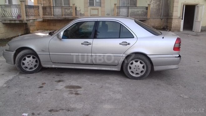 Mercedes C 200 1995, 332,165 km - 2.0 л - Şamaxı