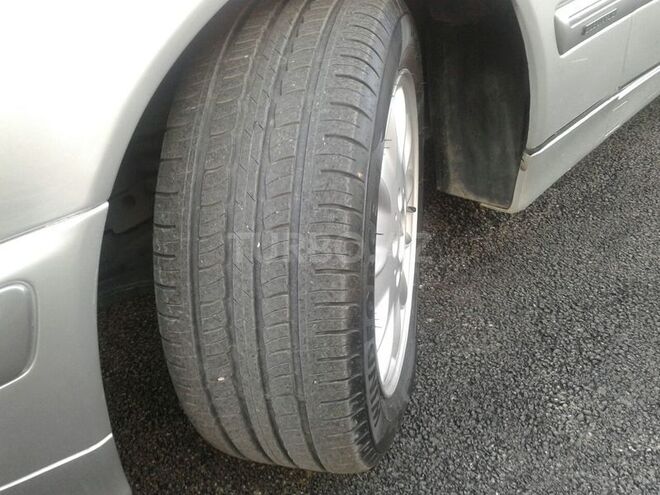 Mercedes E 240 2000, 202,400 km - 2.4 л - Bakı