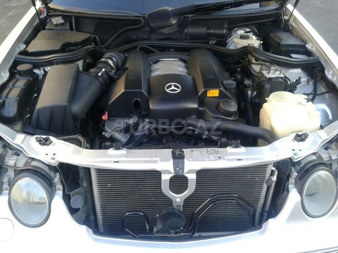 Mercedes E 240 2000, 202,400 km - 2.4 л - Bakı