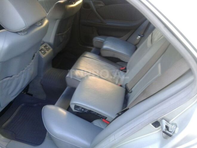 Mercedes E 240 2000, 202,400 km - 2.4 л - Bakı