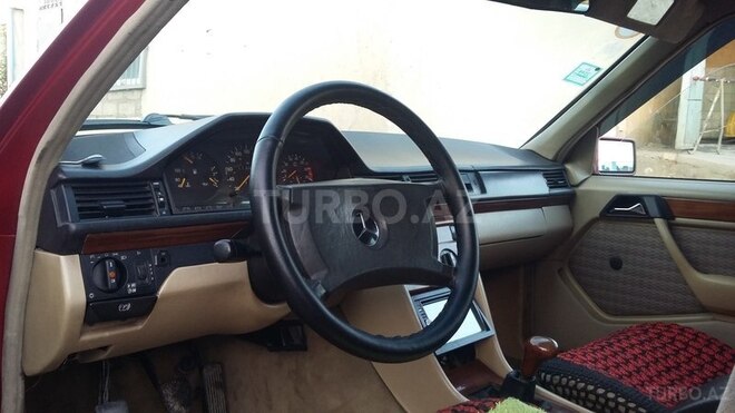 Mercedes E 230 1992, 250,000 km - 2.3 l - Sumqayıt
