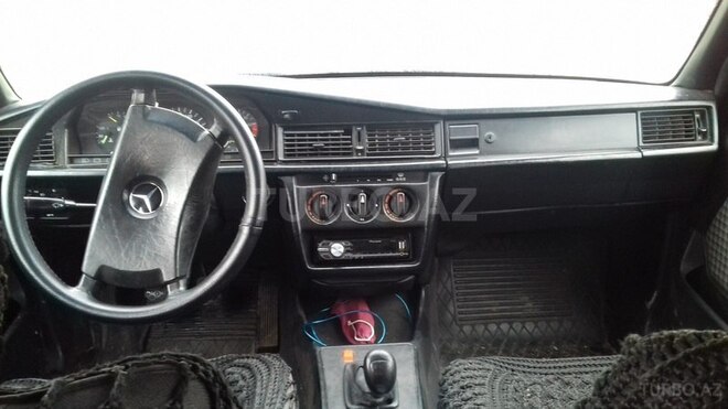 Mercedes 190 1991, 300,000 km - 2.0 л - Bərdə