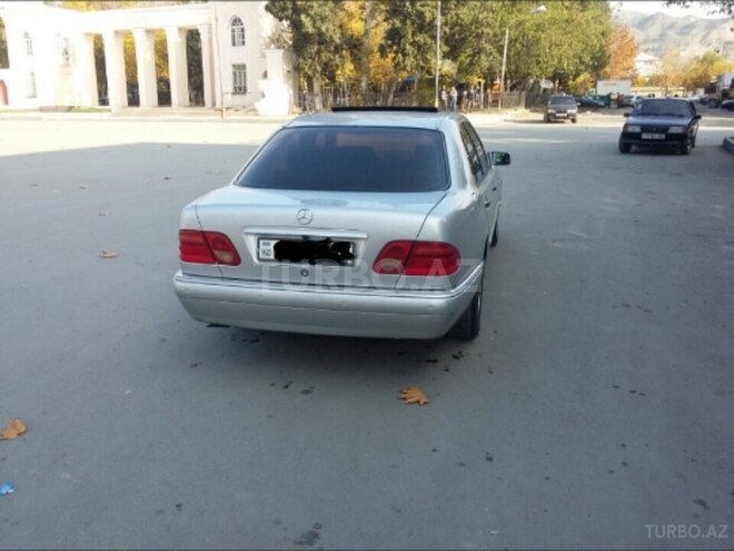 Mercedes E 240 1999, 350,000 km - 2.4 л - Mingəçevir