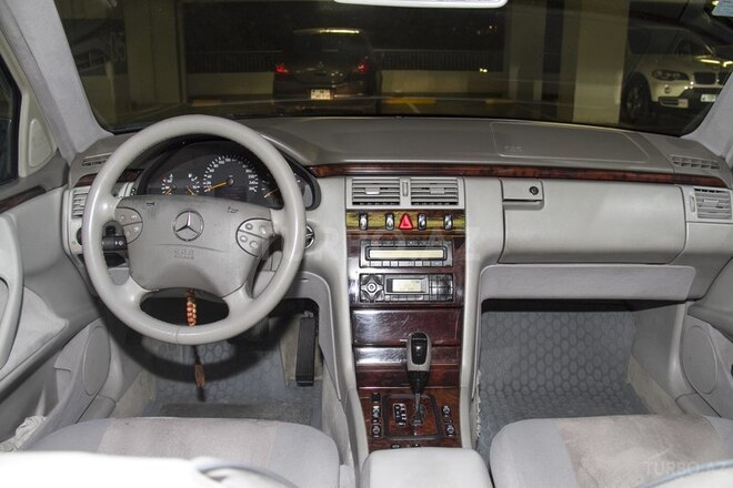 Mercedes E 220 2000, 370,000 km - 2.2 l - Bakı