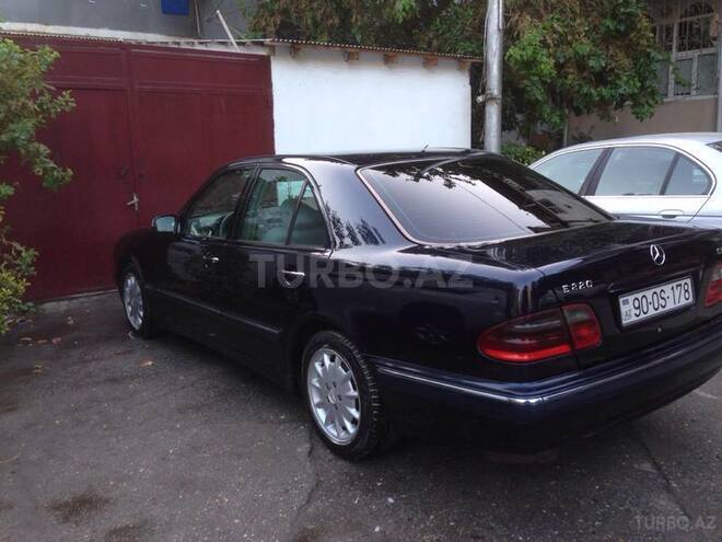 Mercedes E 220 2000, 370,000 km - 2.2 l - Bakı