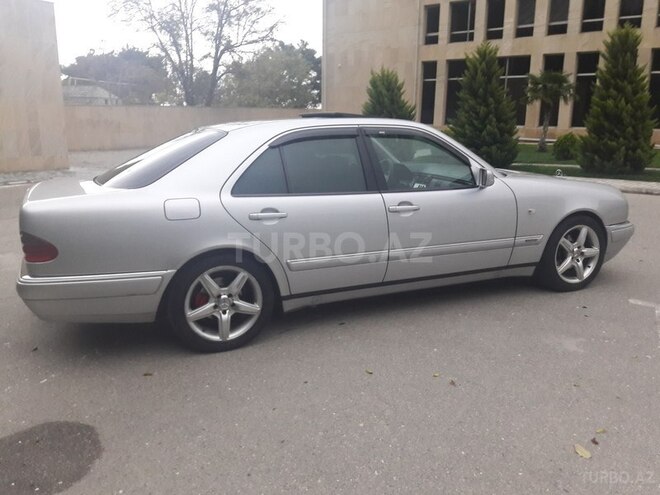 Mercedes E 240 1999, 180,000 km - 2.4 l - Bakı