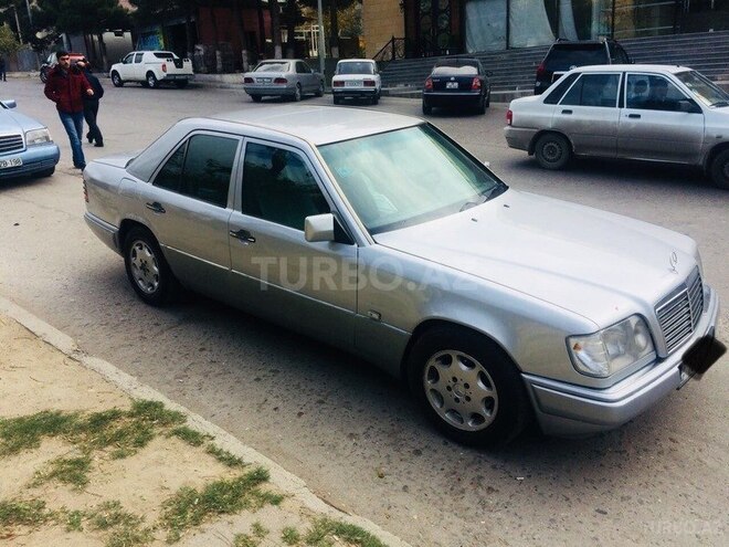 Mercedes E 280 1995, 193,600 km - 2.8 l - Bakı