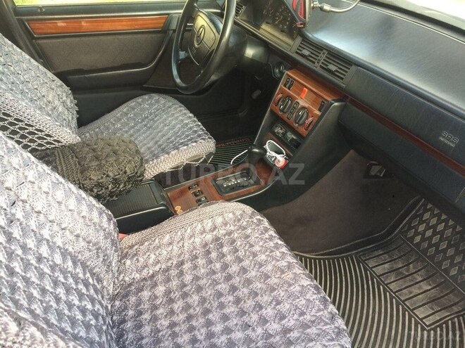 Mercedes E 280 1995, 193,600 km - 2.8 l - Bakı