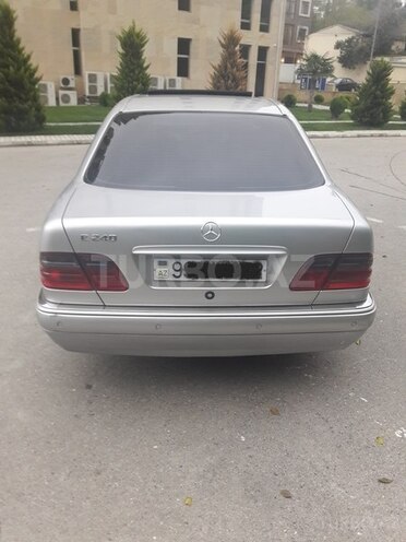 Mercedes E 240 1999, 180,000 km - 2.4 l - Bakı