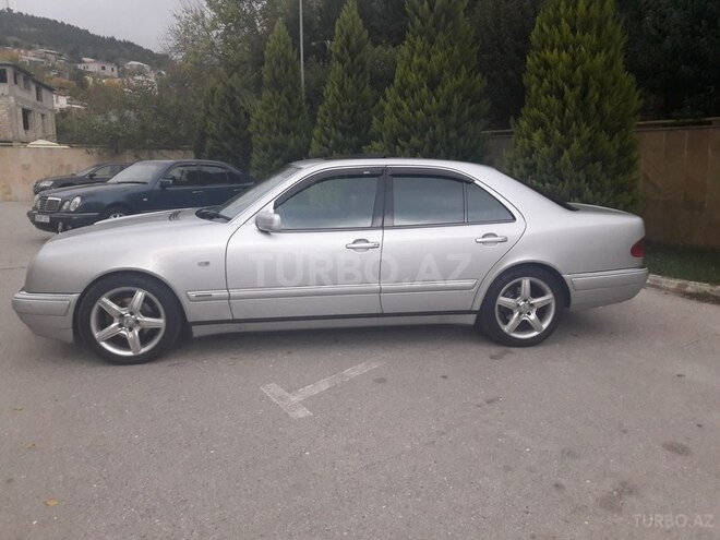 Mercedes E 240 1999, 180,000 km - 2.4 l - Bakı