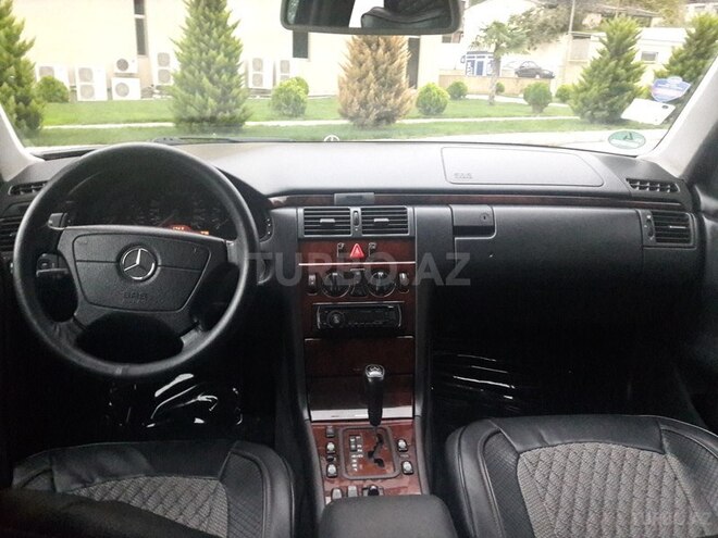 Mercedes E 240 1999, 180,000 km - 2.4 l - Bakı