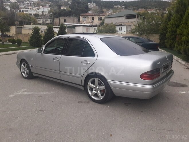 Mercedes E 240 1999, 180,000 km - 2.4 l - Bakı