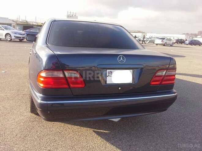 Mercedes E 240 2000, 190,000 km - 2.6 l - Bakı