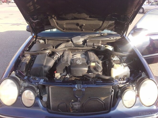 Mercedes E 240 2000, 190,000 km - 2.6 l - Bakı