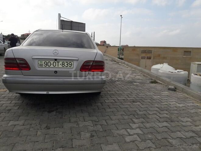 Mercedes E 220 2000, 340,000 km - 2.2 л - Bakı