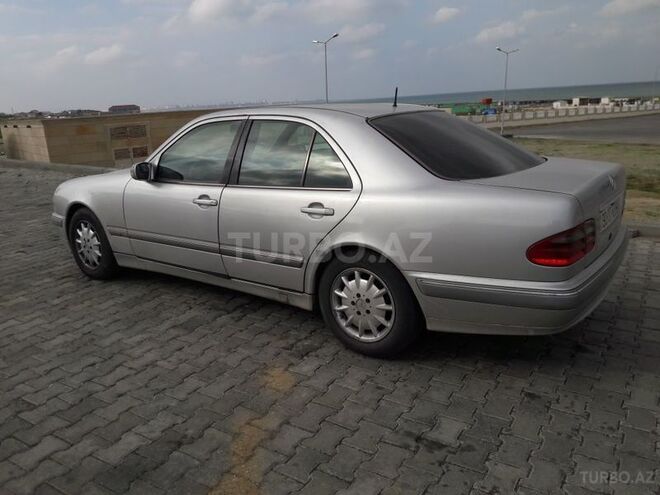Mercedes E 220 2000, 340,000 km - 2.2 л - Bakı