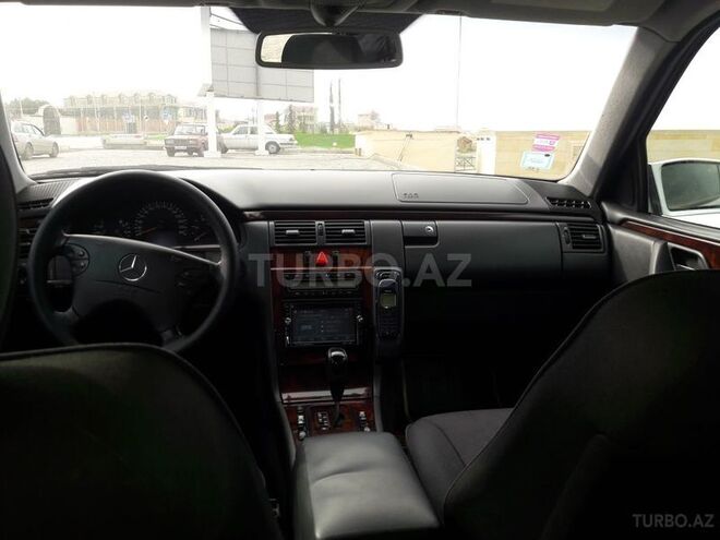 Mercedes E 220 2000, 340,000 km - 2.2 л - Bakı