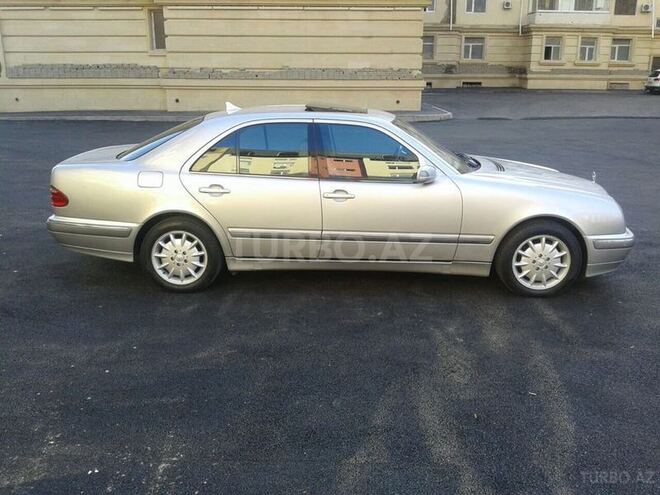Mercedes E 240 2000, 202,400 km - 2.4 л - Bakı
