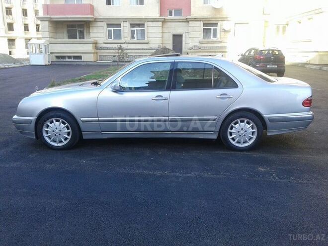 Mercedes E 240 2000, 202,400 km - 2.4 л - Bakı