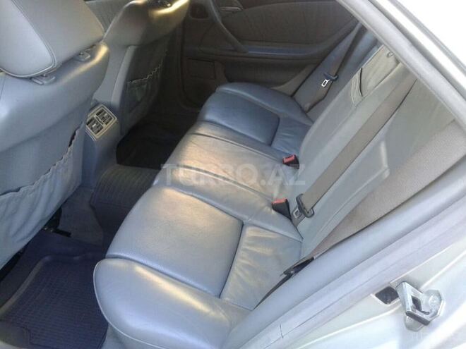 Mercedes E 240 2000, 202,400 km - 2.4 л - Bakı