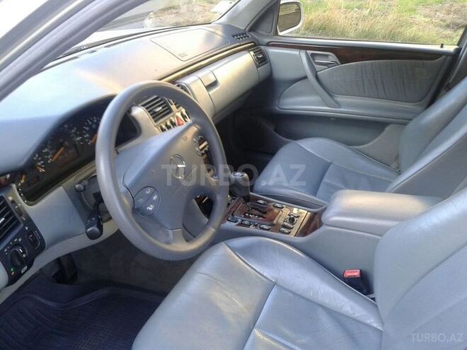 Mercedes E 240 2000, 202,400 km - 2.4 л - Bakı