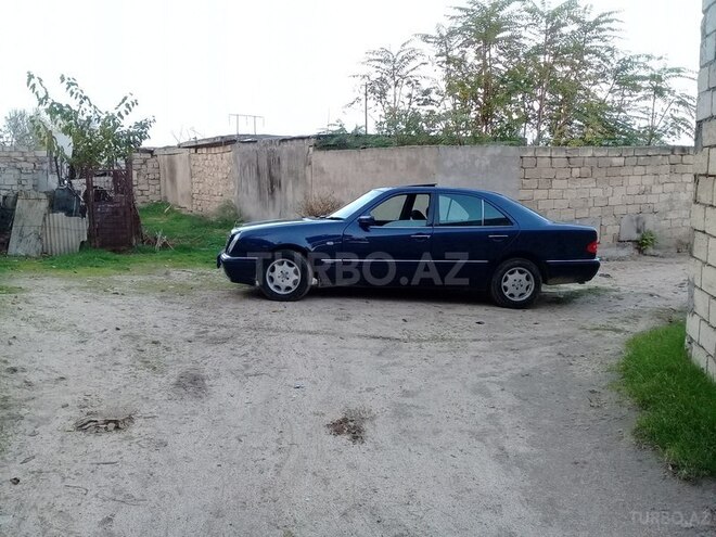 Mercedes E 230 1997, 234,000 km - 2.3 l - Sumqayıt