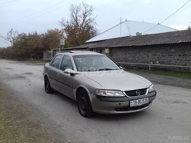 Opel Vectra 1996, 232,718 km - 1.8 л - Qax