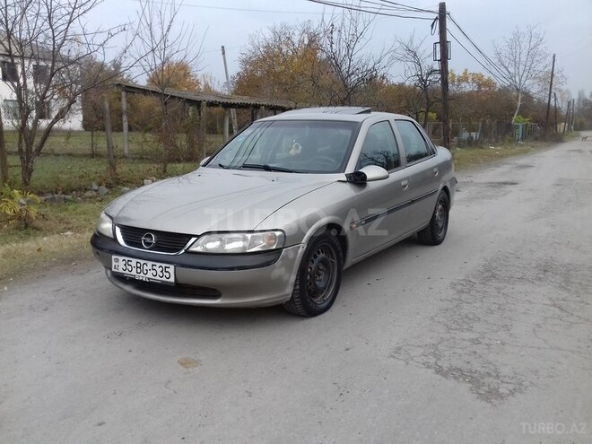 Opel Vectra 1996, 232,718 km - 1.8 л - Qax
