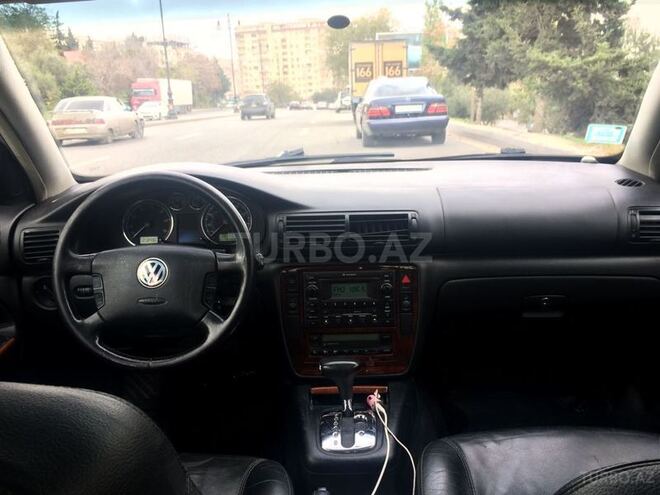 Volkswagen Passat 2003, 193,469 km - 2.8 л - Bakı