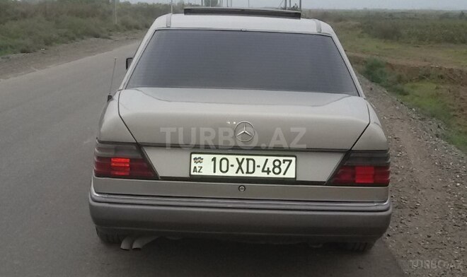 Mercedes E 250 1993, 420,000 km - 2.5 l - İmişli