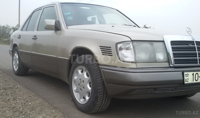 Mercedes E 250 1993, 420,000 km - 2.5 l - İmişli