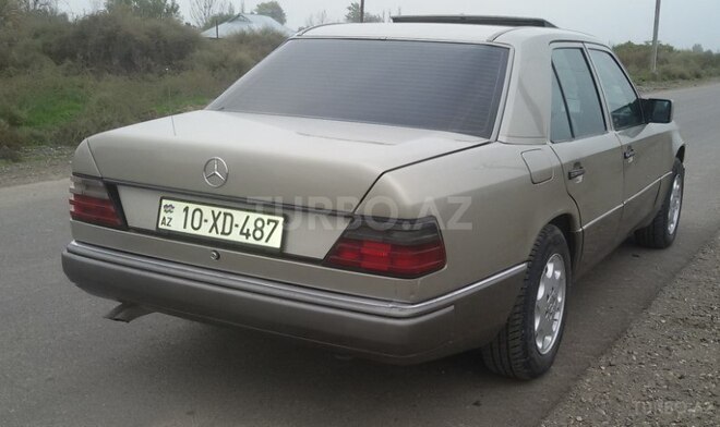 Mercedes E 250 1993, 420,000 km - 2.5 l - İmişli