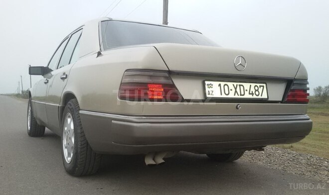Mercedes E 250 1993, 420,000 km - 2.5 l - İmişli