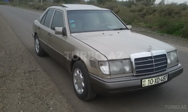 Mercedes E 250 1993, 420,000 km - 2.5 l - İmişli
