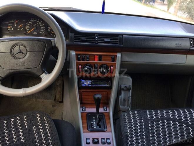 Mercedes E 320 1995, 311,296 km - 3.2 l - Bakı